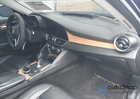 2017 Alfa Romeo Giulia Ti Awd z USA, uszkodzony, nr VIN ZARFAEEN8H7551469